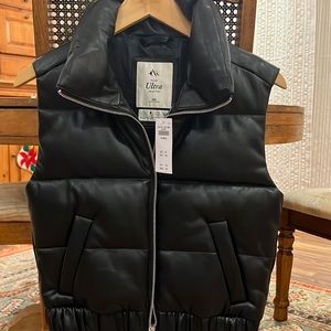 New Abercrombie leather cropped vest!